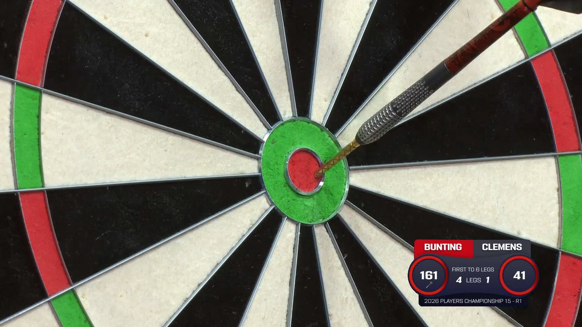 BUNTING WITH THE 161! Stephen Bunting delivers a crushing 161 checkout despite Gabriel Clemens hitting TWO 180s in the leg to go one away from victory! 📺 #PC15