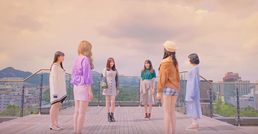 nenhum grupo de kpop conseguiu lançar um comeback japonês tão perfeito como o gfriend