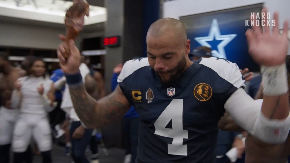 .@Dak and Jerry Jones were eating good after the @DallasCowboys last Thanksgiving W ๐ฆ