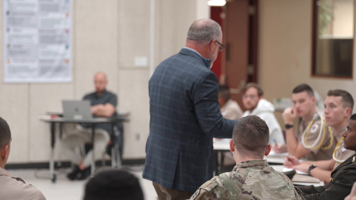 Buzz Williams on ensuring your rate of learning is greater than or equal to the rate of change, an adapt or die mentality, and your future being hidden in your inputs: 🧠 Your advantage is not what you know today. It is how quickly you can update what you know tomorrow. When your rate of learning matches the rate of change, you stay relevant. When it exceeds it, you gain an edge. (L > C). 🦖 Adaptation is a personality trait, not a one-time decision. Leaders who refuse to evolve slowly become experts in a world that no longer exists. 🗑️ Your outputs are a reflection of your inputs. What you read, what you listen to, and what you watch quietly shape the quality of your thinking and, ultimately, the quality of your decisions. Your future is hidden in your inputs. What you consume today becomes the ecosystem you create tomorrow. 🪴