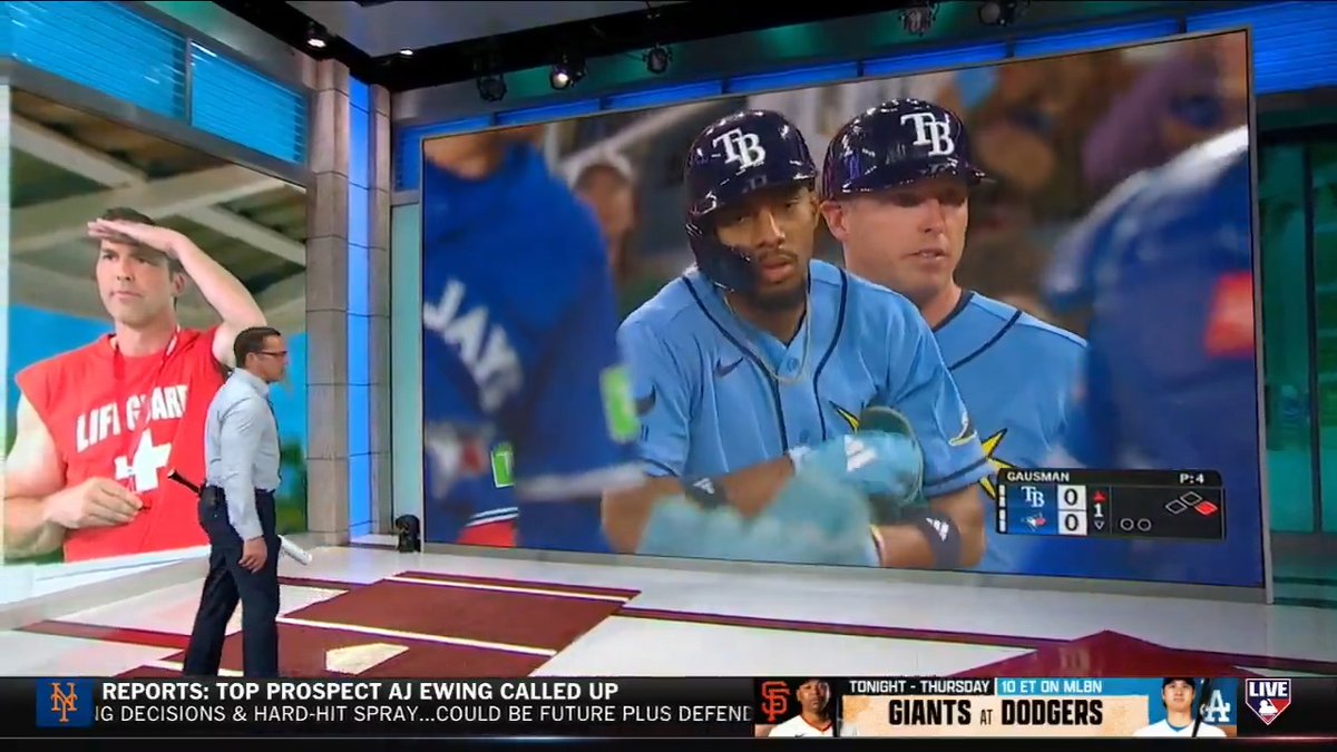 Chandler Simpson knows how to change the trajectory of a game 💨 DeRo highlights how the Tampa Bay Rays speedster generated a key run in the 4th inning of yesterday's win over Toronto.