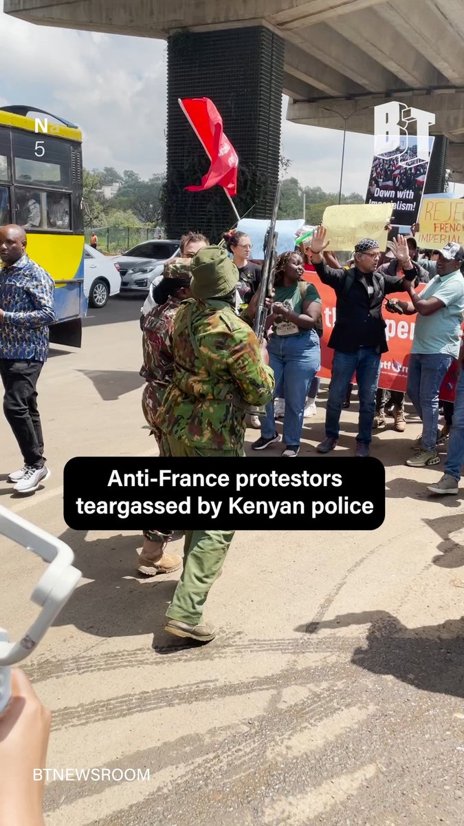BREAKING: Anti-France protestors were teargassed by Kenyan police, as President Emmanuel Macron meets with African leaders to push for new partnerships at the “Africa Forward Summit”. Alongside this event, the activists had organized a “Pan Africanism Summit Against Imperialism” counter-summit. The protestors were blocked from approaching the summit’s venue and met with repression and arrests by Kenyan police.