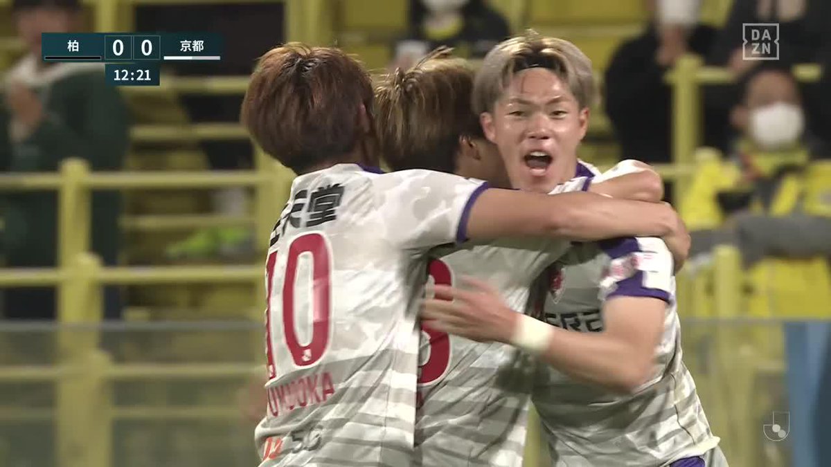 みんなこういうサッカー好きでしょう?😌 ▶︎田中達也の浦和レッズでも、似たようなシーン(や狙い)が何度も見られます… (=ミシャ式亜流の擬似カウンター)