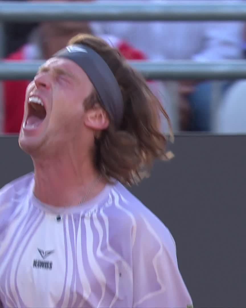 A defiant ROAR 🦁 Rublev comes from a break down to level the match against Basilashvili! #IBI26