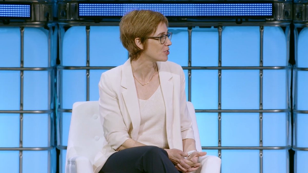 "In California, every professor has 10 different startups with their students. In some Canadian universities, it's one professor out of ten." Joelle Pineau, Chief AI Officer at @Cohere at #WebSummitVancouver.