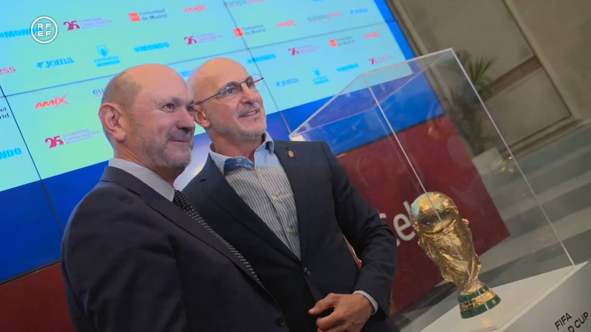 📹🗣 Rafael Louzán: "La suerte de Luis de la Fuente es la suerte de todo un país". 🇪🇸⚽️ El presidente de la RFEF ha glosado la figura del técnico de la @SeFutbol en la UCJC, donde se ha celebrado el Desayuno Deportivo de Europa Press. 🔗