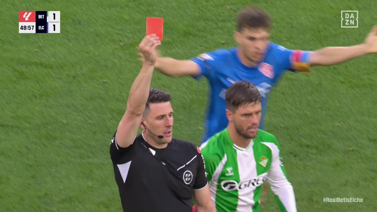 Expulsado Léo Pétrot por su entrada sobre Antony 🟥 #LALIGAenDAZN ⚽