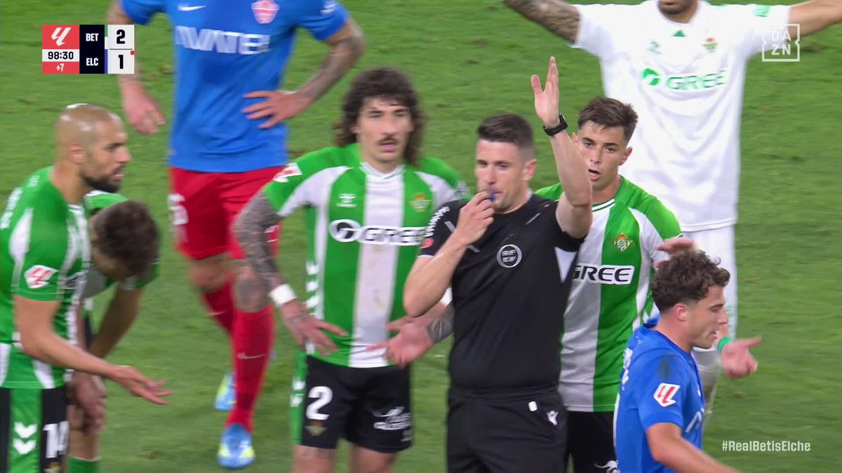 SE CAE LA CARTUJA. FIESTA VERDIBLANCA 🟢⚪ El Real Betis Balompié 🌴💚 es equipo de la CHAMPIONS LEAGUE 2026/2027... ¡Y ya suena hasta el himno! 🎶 #LALIGAenDAZN ⚽