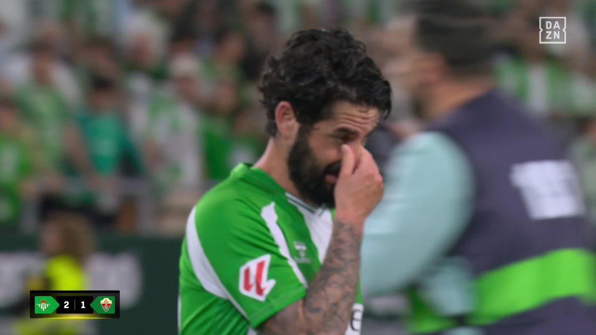 La emoción de alguien que lo ha ganado todo... pero que SIENTE EN VERDIBLANCO 💚 ISCO ALARCON y las lágrimas por jugar la Champions League con el Real Betis Balompié 🌴💚... 21 AÑOS DESPUÉS 🥹 #LALIGAenDAZN ⚽