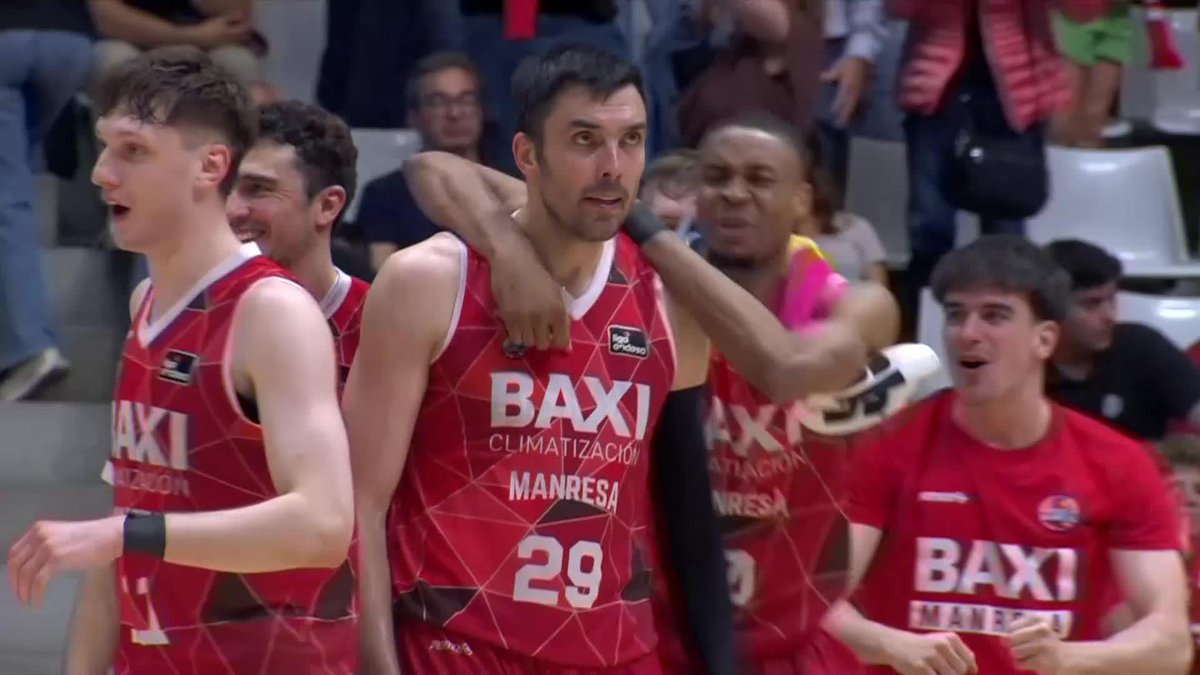 Creyeron hasta el final y consiguieron un increíble triunfo 🤯 ¡BAXI BAXI Manresa celebran la victoria en Fontajau! 📺 DAZN España | #LigaEndesa