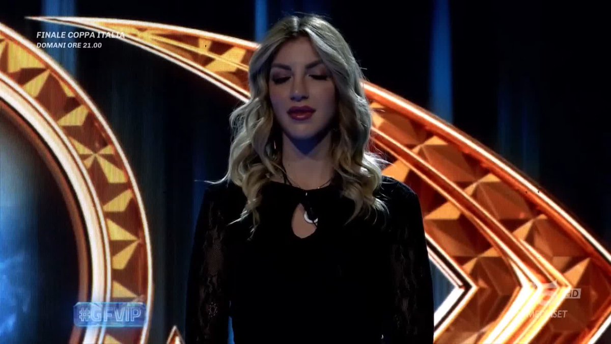 Il pubblico ha deciso che i concorrenti che possono continuare la loro scalata verso la finale sono Adriana, Lucia e Raimondo! #GFVIP