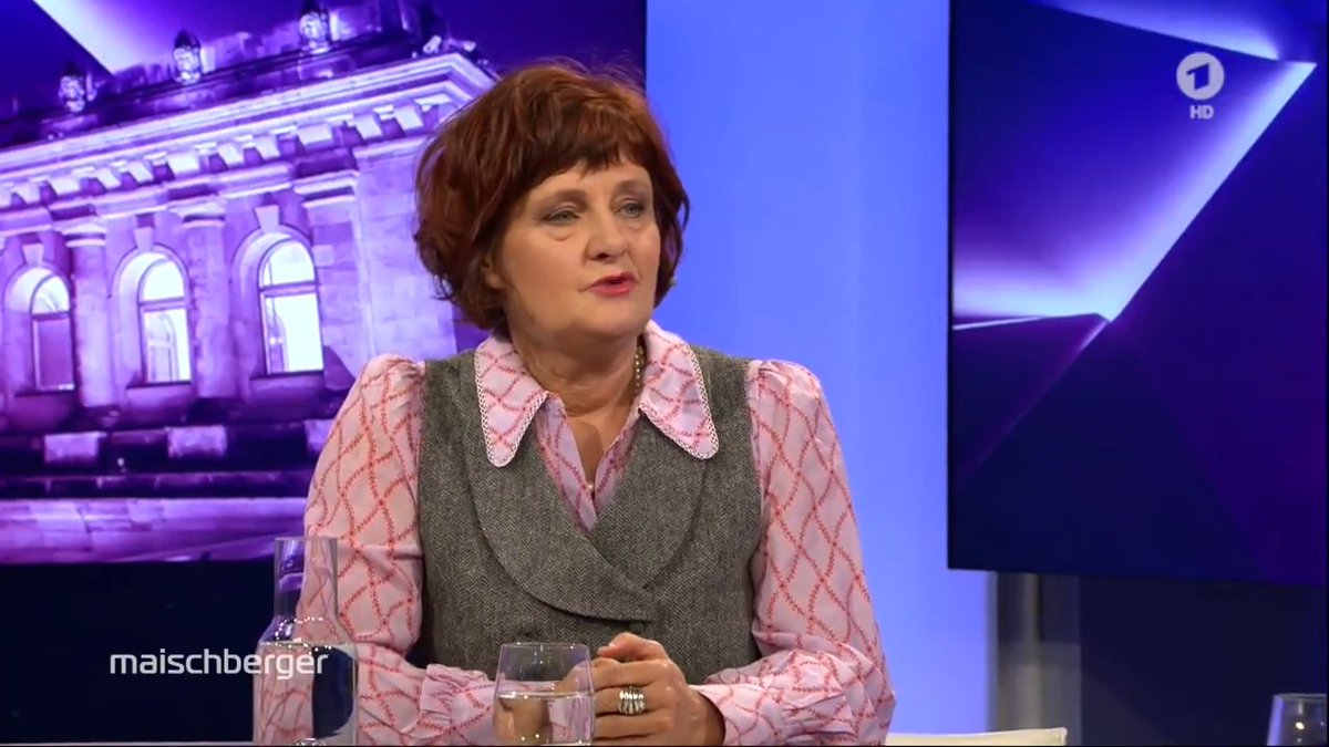 In #Großbritannien seien viele besorgt, „weil das nicht mehr die #EU ist, die sie damals 2016 verlassen haben und das auch nicht mehr dieses stabile demokratische System zu sein scheint”, sagt die langjährige ARD-Korrespondentin @AnnetteDittert bei #maischberger.