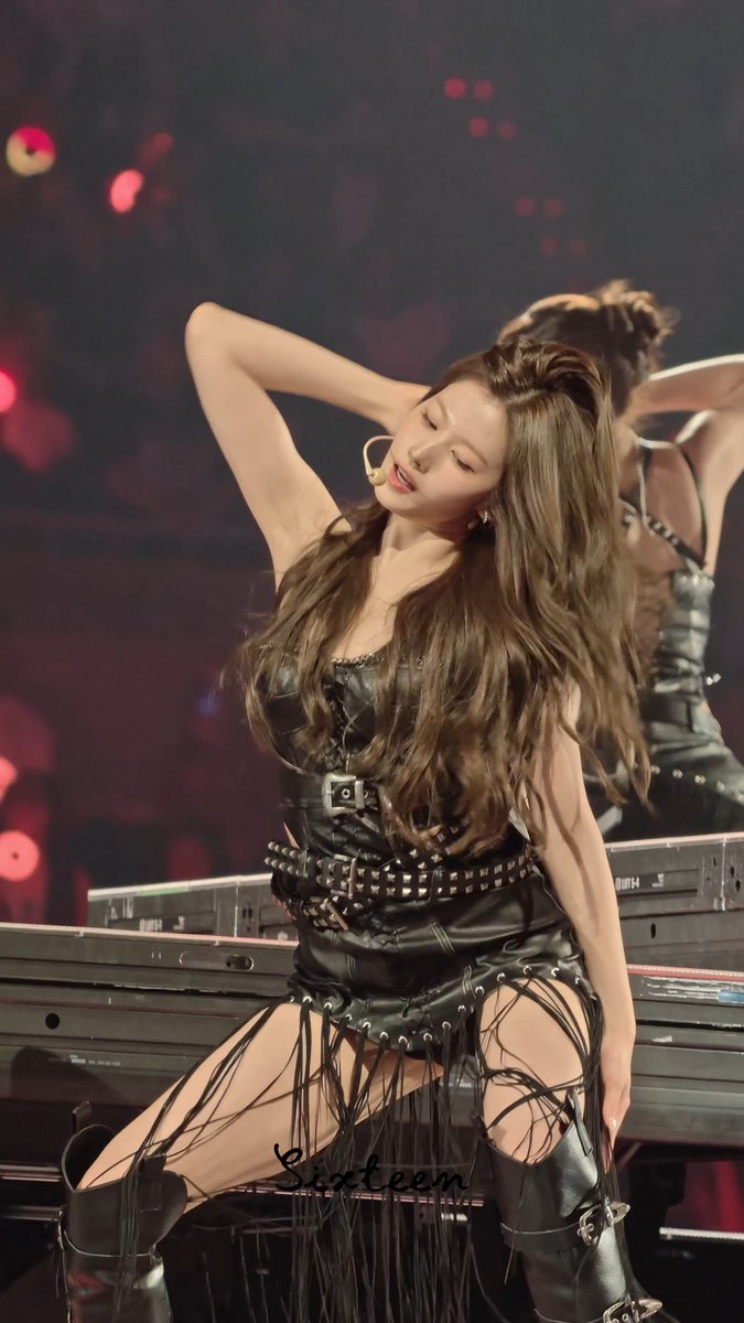 RIGHT HAND GIRL SANA IN THE BLACK LEATHER FIT