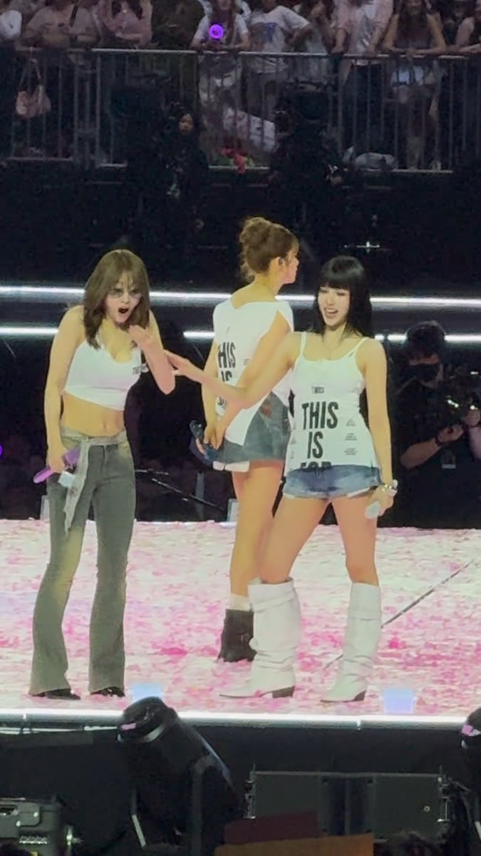 Mina and Momo being shocked and laughing so hard after seeing a girl wearing a silicone male muscle suit with a leopard print bikini over it?? 😭😭