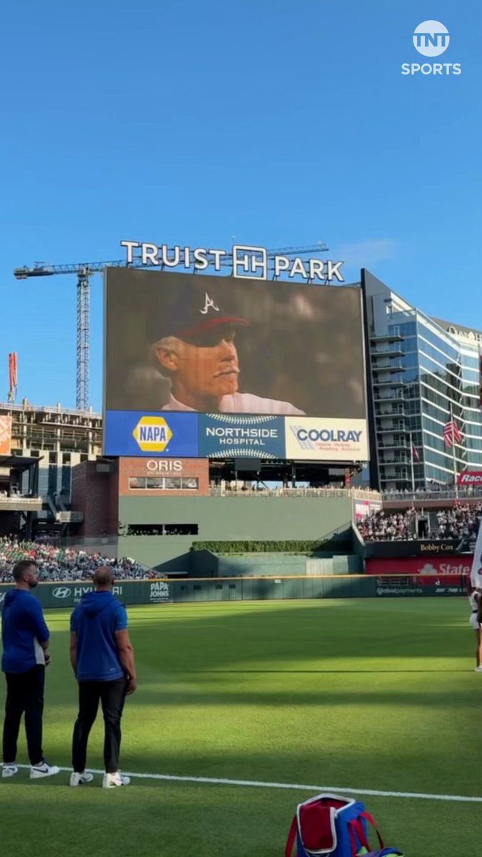 The Atlanta Braves held a moment of silence for Bobby Cox &amp; Ted Turner prior to tonight's game ❤️🕊️