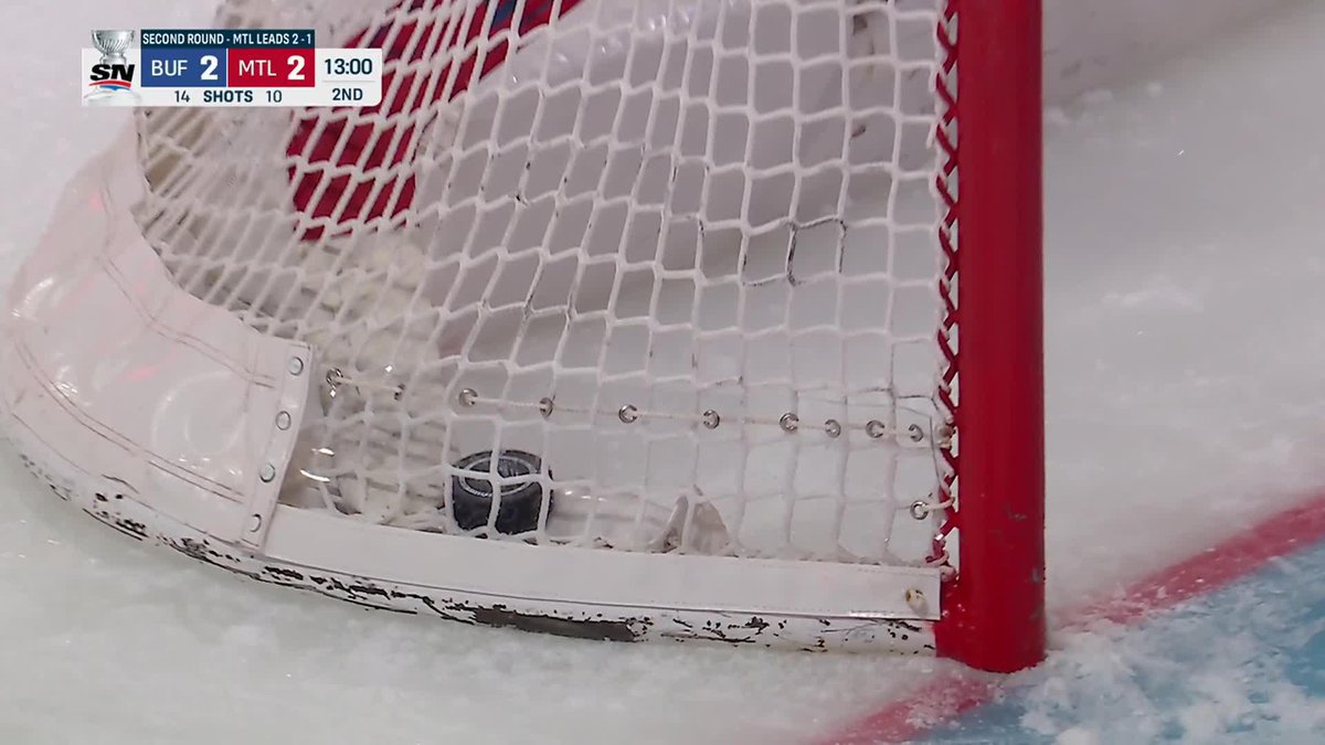 THE PUCK TAKES A CRAZY BOUNCE ON THE BOARDS AND IT GOES IN FOR THE SABRES 😱🚨