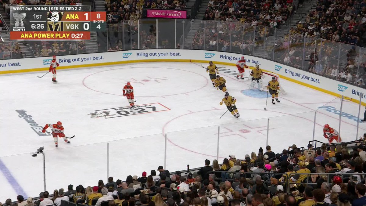 SENNECKE GETS THE SCORING STARTED FOR THE DUCKS 🦆 Watch Ducks-Golden Knights on ESPN and the ESPN App 🍿