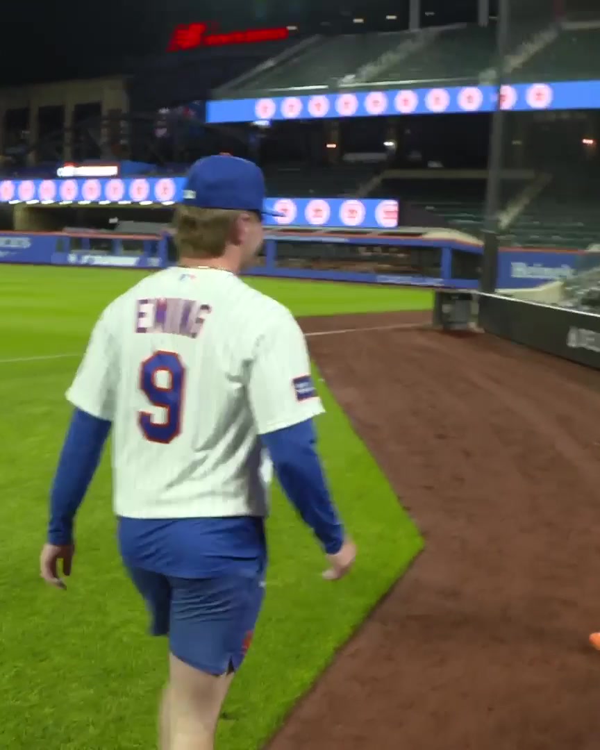 "Dude, the whole stadium has your name on it! The whole STADIUM!" A.J. Ewing meets up with family and friends after his MLB debut 🧡💙