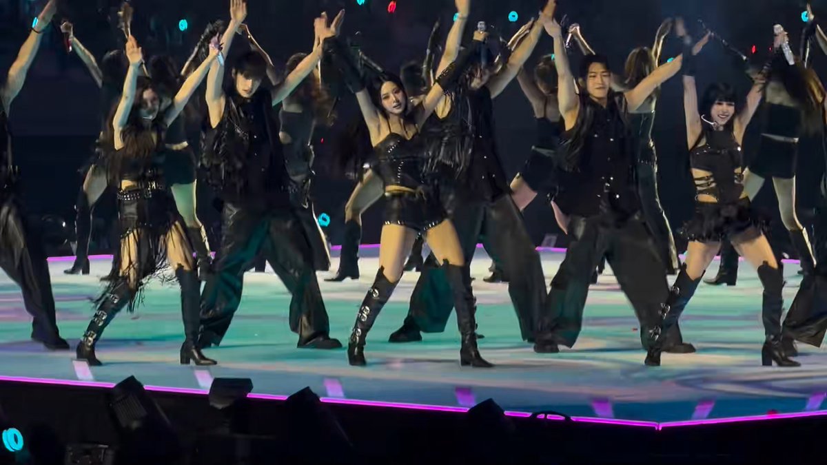TWICE'S FULL STAGE SYNCHRONIZATION IS ALWAYS SO SATISFYING TO WATCH