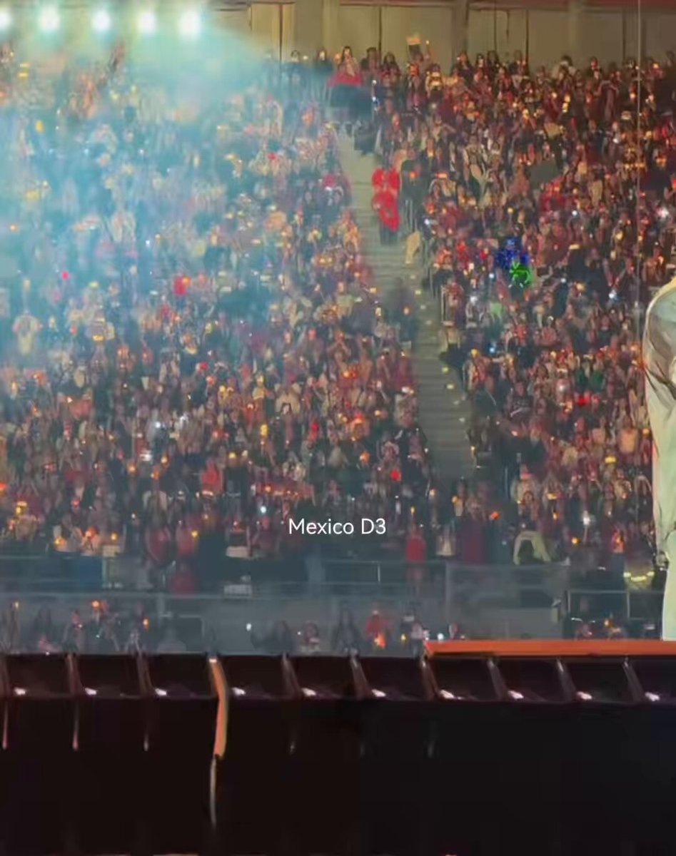 It’s crazy how adlibs this good were never shown on camera since the concert started 🥺 thank you for recording this moment. #neverbehindholic #JIMIN