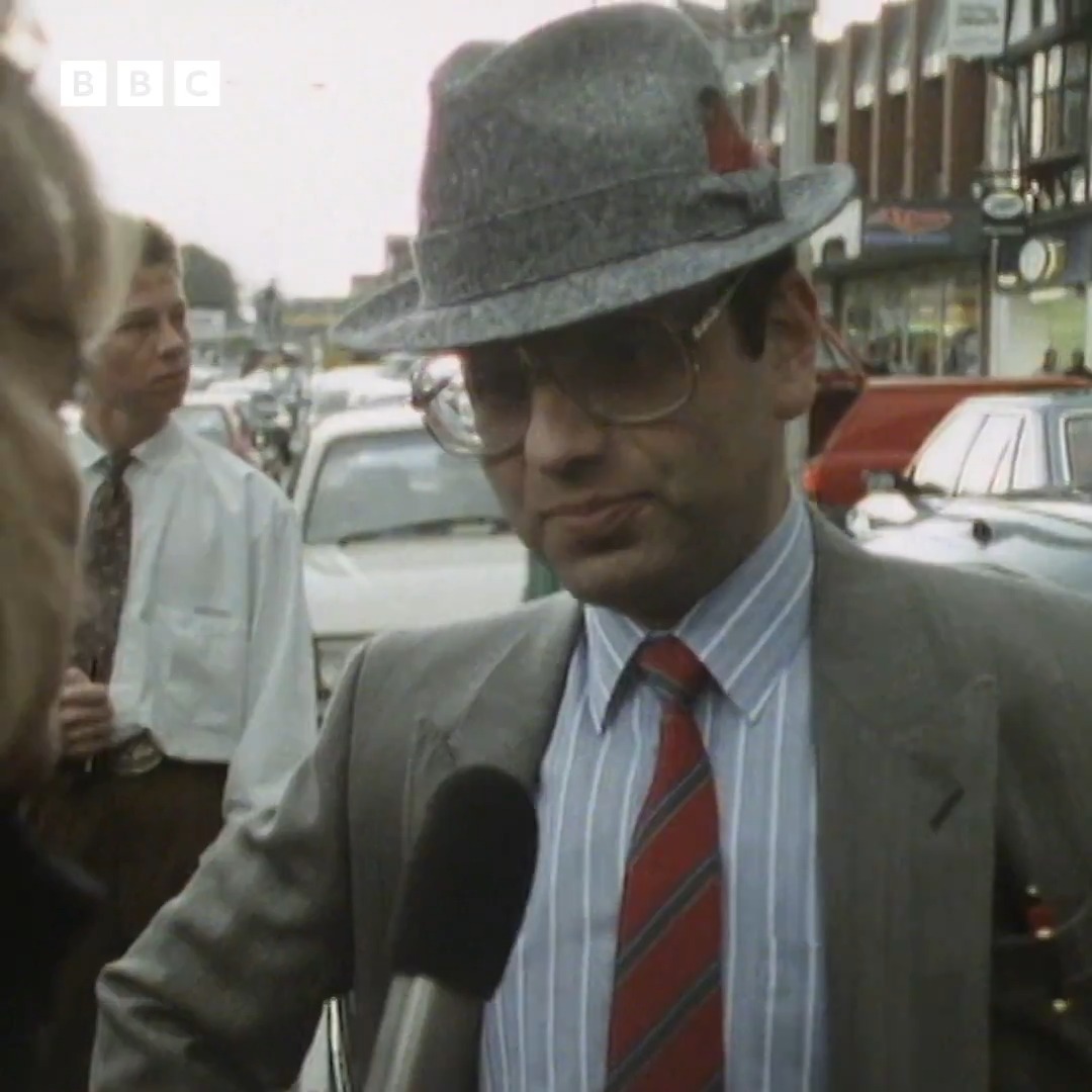 #OnThisDay 1990: That’s Life took a copy of the Daily Mirror’s quiz out onto the streets of Romford to find out whether adults were better informed than children when it came to subjects including politics, science and showbiz.