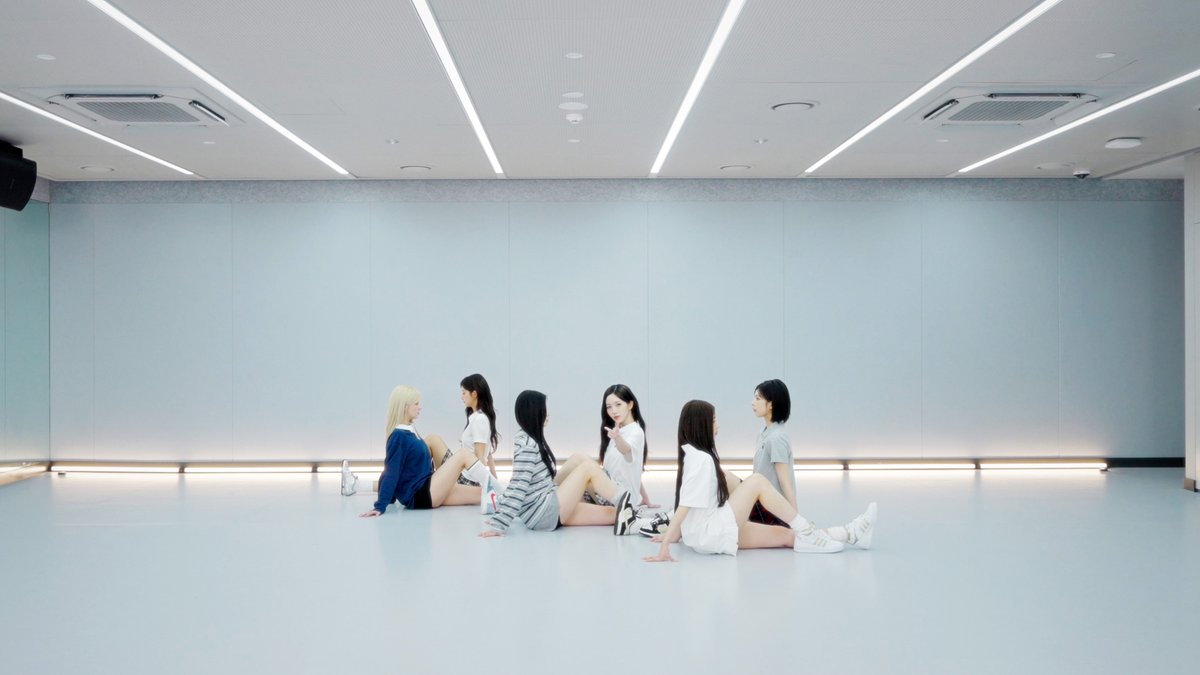 NMIXX is genuenly insane group, how did they manage to sing this high song live with almost ZERO backtrack heard while dancing to the very detailed choreo, like Heavy Serenade is only made for them…