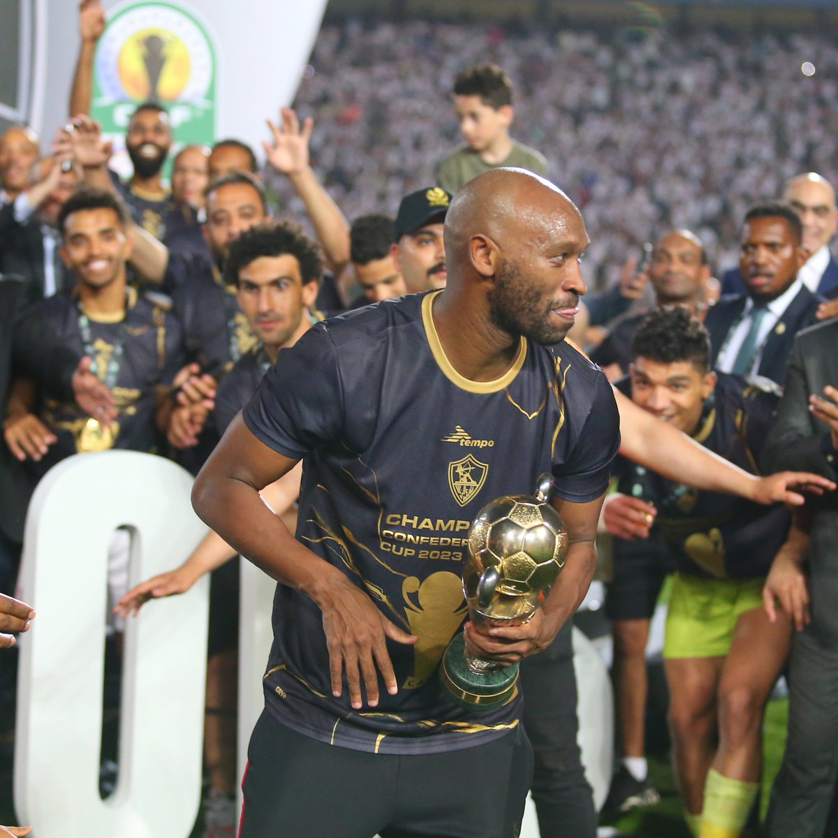 هدف أحمد حمدي حسم اللقب 🏆 عندما حقق الزمالك لقب كأس الكونفدرالية للمرة الثانية في تاريخه 🏹 #TotalEnergiesCAFCC | 1хBet