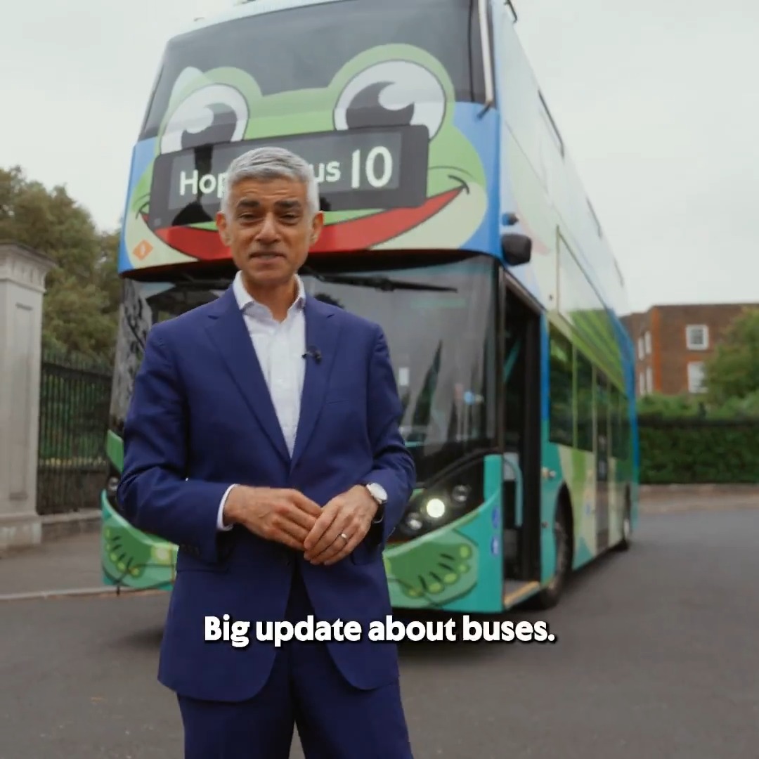 Big news for Londoners this summer 👇🏽 Weekend Hopper = one fare for bus and tram journeys all day (25 July - 31 Aug).