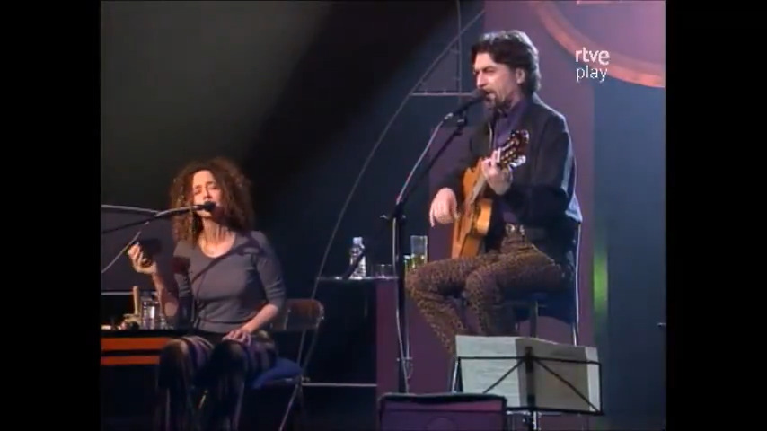 Sí, sí, sí. 'Música sí'. Éste, de agosto de 2001, con Joaquín Sabina, Moffats, Los Caños, Piratas, Tam Tam Go, Azúcar Moreno, King África, Anastacia, Julieta Venegas, Sonia y Selena, Guaraná, José El Francés, Jennifer López, Christina Aguilera.... -- >