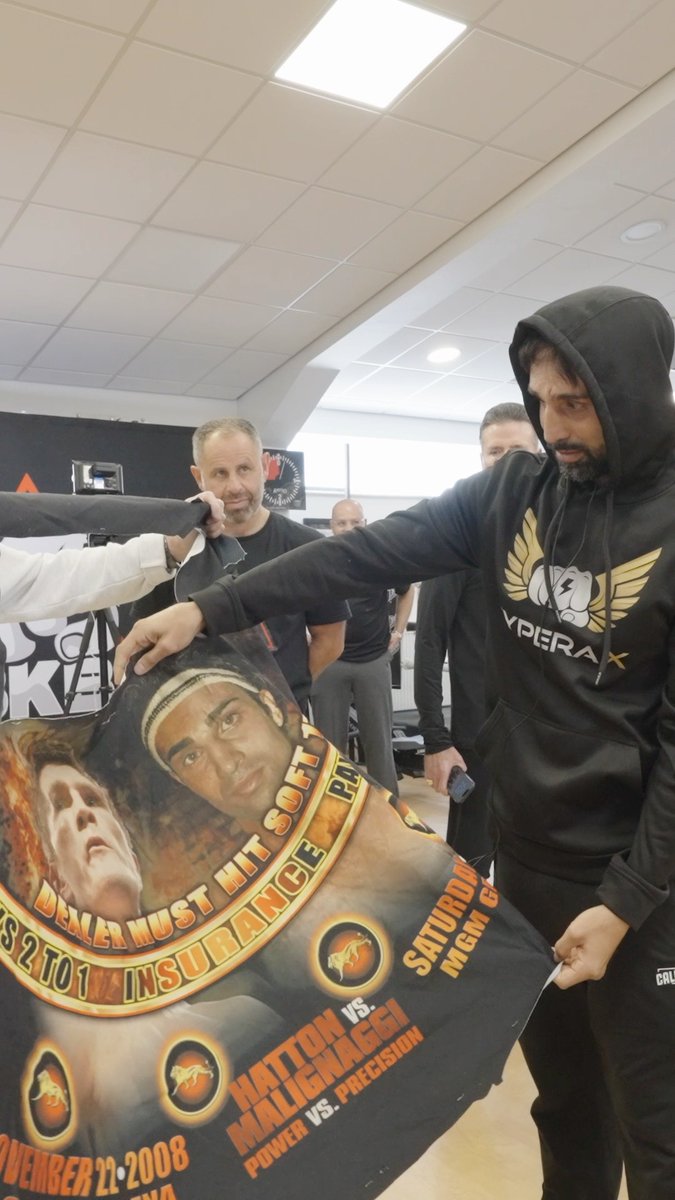 What a beautiful moment ❤️ 18 years on, Ray Hatton presents Paulie Malignaggi with a gift from his fight with Ricky Hatton 🎁 Watch BKB 54: Mayhem in Manchester at the AO Arena this Saturday 🎟️ Get your tickets at #BKB54 #BKB #BareKnuckle #MayhemIsComing