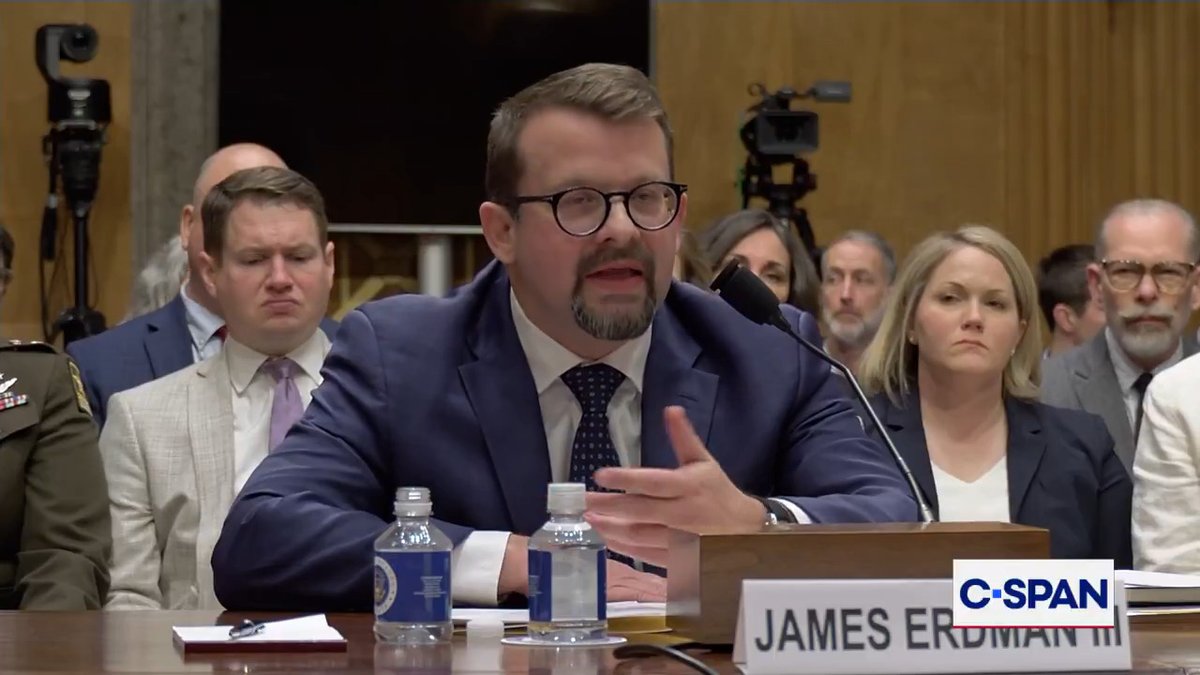 .Senator Rand Paul: "CIA scientists from an early time…were concluding that a lab leak was the most likely hypothesis?" CIA whistleblower James Erdman III: "There were agencies within the IC circulating papers…that said that all the conditions were present for a lab leak."