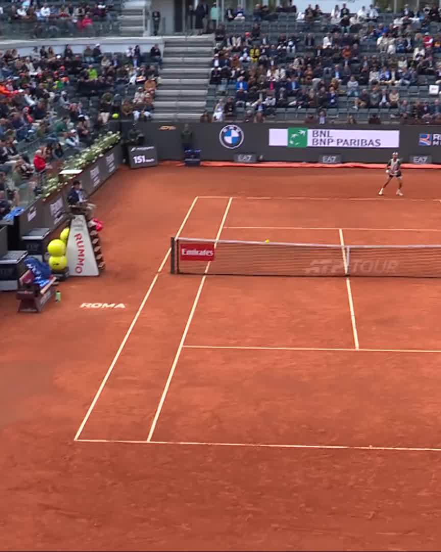 CASPER RUUD WITH THE TWEENER AGAINST KHACHANOV IN ROME. Stealing the point in the most stylish way. 🇳🇴😎