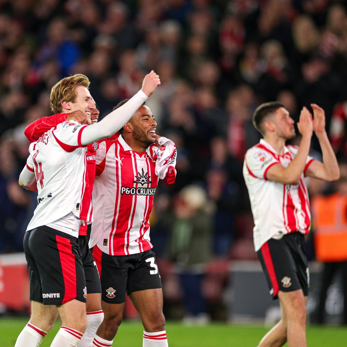 Those St Mary's SCENES 🥹 Time to head pitchside 📺