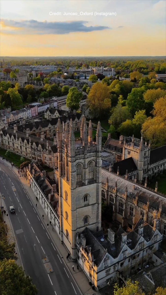 View of Magdalen Tower at sunrise 🌅 🎬 Instagram | Juncao_Oxford (May, 2024)