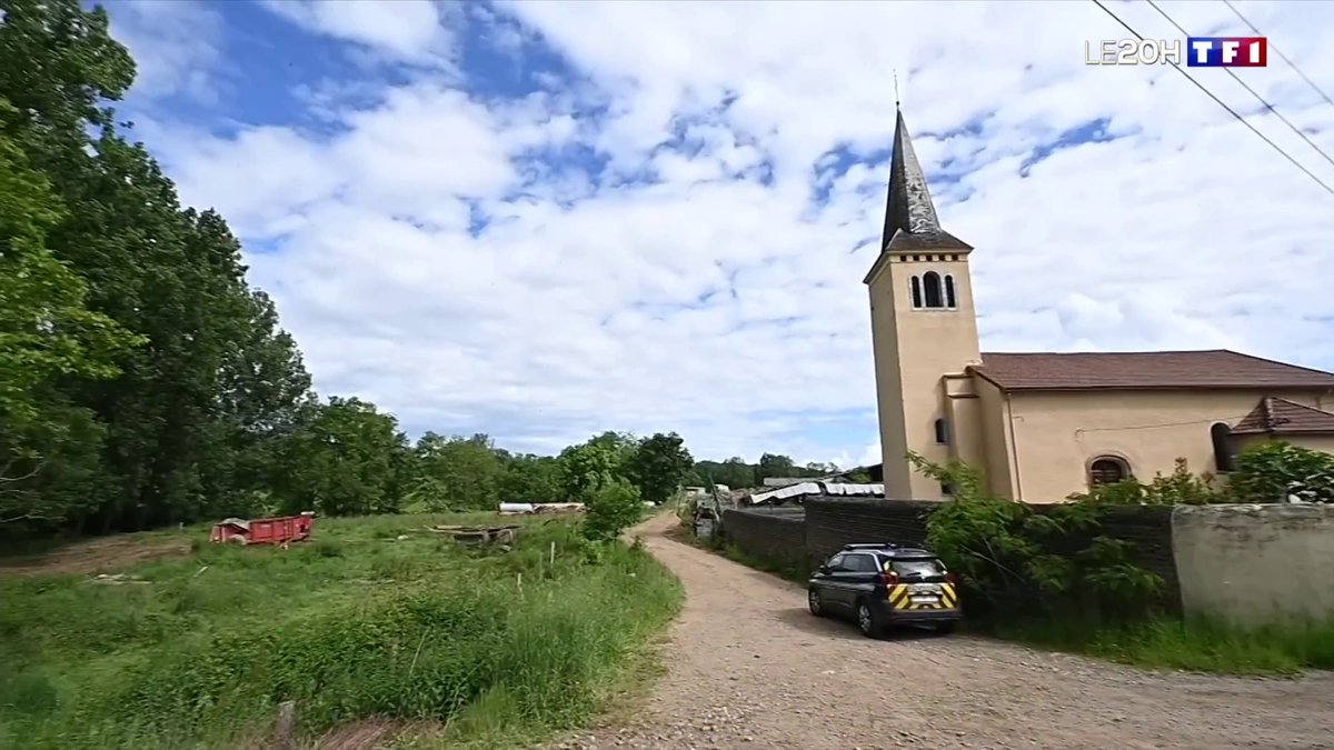 🔴 Hautes-Pyrénées : un couple de retraités, qui promenait son chien, a été fauché par une voiture dimanche soir, à seulement 300 mètres de chez lui. Le conducteur, âgé de 18 ans, roulait sans permis et en état d’ivresse. Il a été placé en détention provisoire
