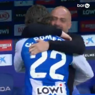 🥹 Las lágrimas de Manolo 🤍💙 El sentimiento de todo el RCD Espanyol de Barcelona #TodoPasaEnTuBar