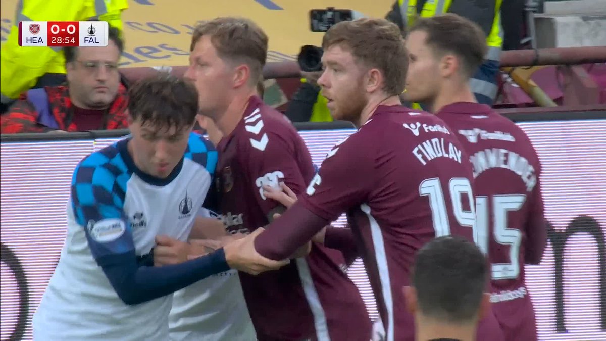 🚨🏴󠁧󠁢󠁳󠁣󠁴󠁿HEARTS LEAD &amp; WILL WIN THE SCOTTISH PREM TONIGHT AS IT STANDS🤩🤩🤩 THEY MIGHT ACTUALLY DO IT🤯🤯🤯 TYNECASTLE PARK IS ROCKING😍😍😍