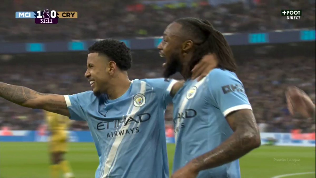 L’INSPIRATION GÉNIALE de Phil Foden 🏴󠁧󠁢󠁥󠁮󠁧󠁿 pour servir Antoine Semenyo 🇬🇭 qui met Manchester City devant Crystal Palace. 🪄 CITY EST TOUJOURS LÀ DERRIÈRE ARSENAL ! 🩵 🎥 CANAL+ Foot