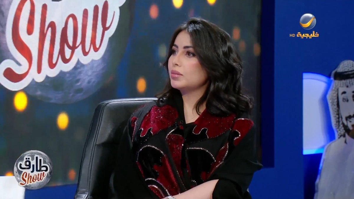 بثينة الحربي تعترض على تقديمها في «طارق شو»، وتؤكد: لا أحب وصف «مشهورة».. أنا صانعة محتوى