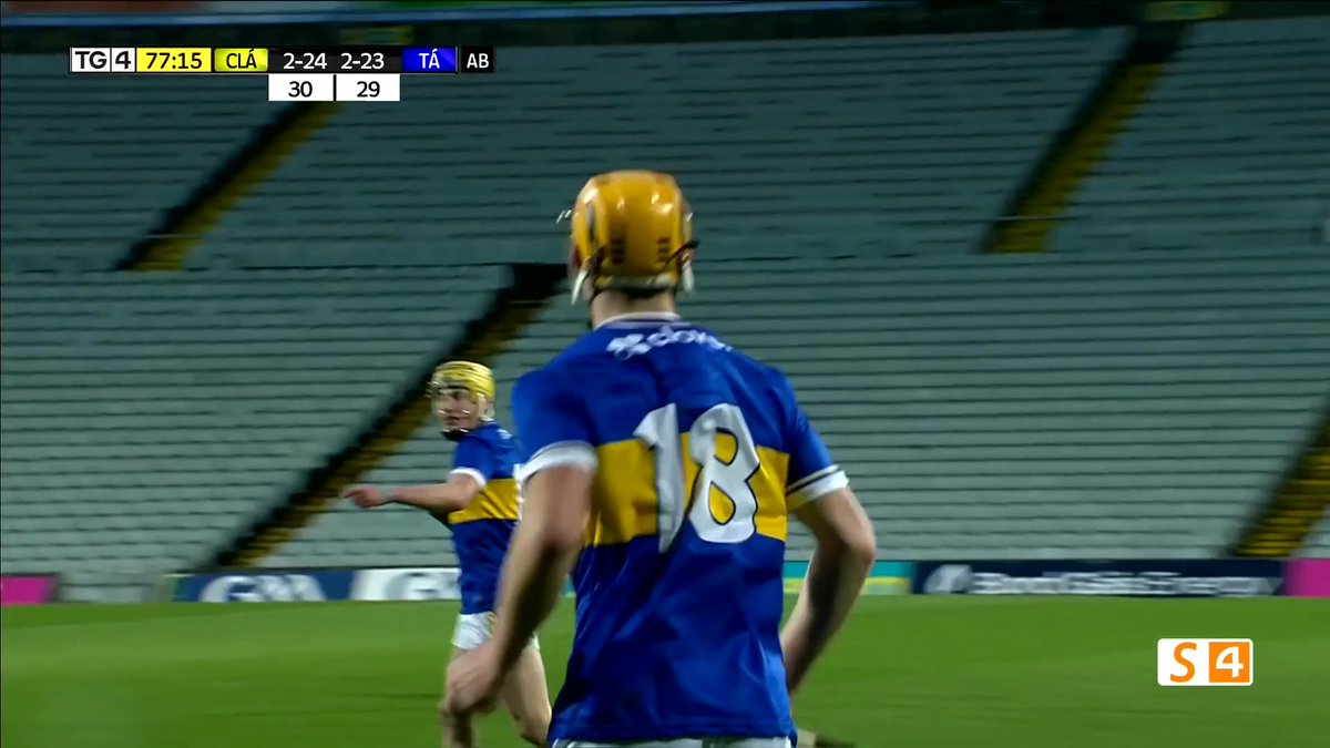 77 (AB) nóim Clare Gaa 2-24 Tipperary GAA 2-24 Scór gleoite faighte ag Eoghan Doughan!⚡️ Vital score from the substitute! GAA BEO #GAABeo