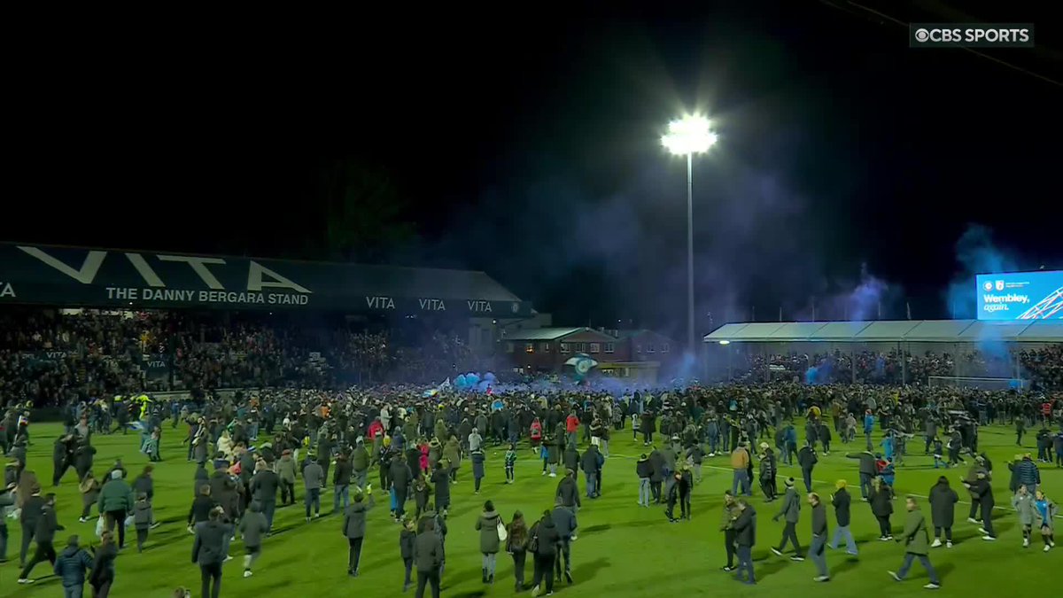 THEY'RE GOING TO WEMBLEY ‼️ Stockport County fans invade the pitch after victory in the EFL League One semifinal playoffs 👏