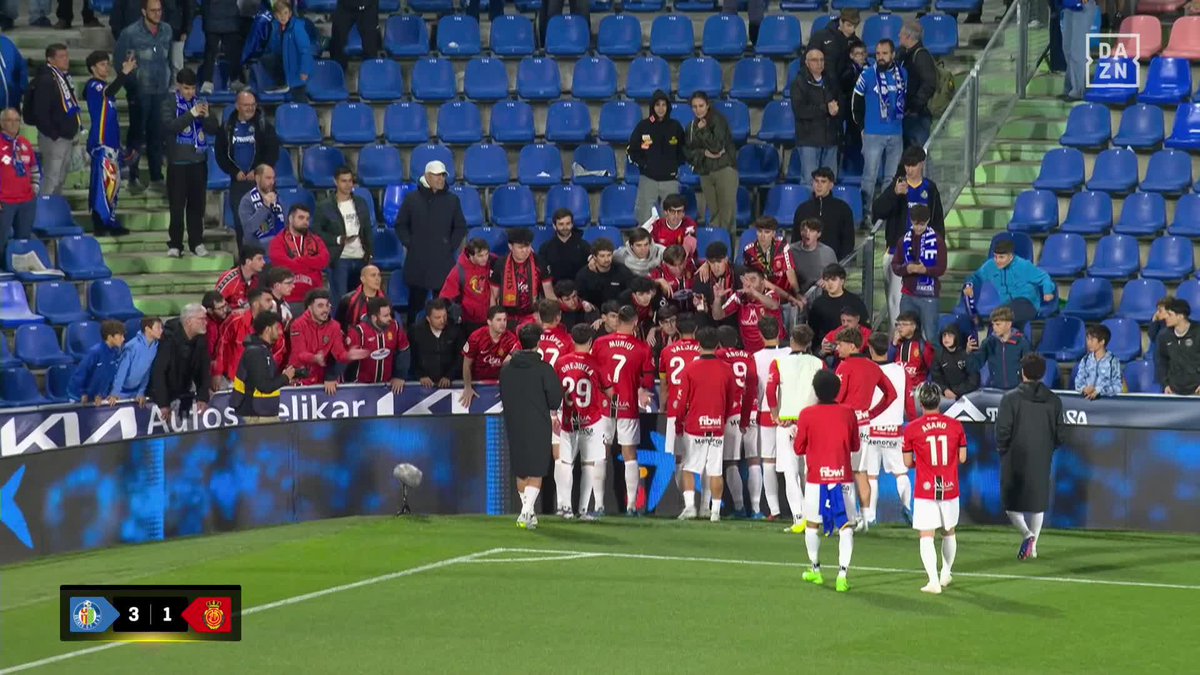 UNA IMAGEN VALE MÁS QUE MIL PALABRAS 👀 La afición del RCD Mallorca sigue creyendo y anima a su equipo tras la derrota en Getafe 👏🏼💪🏼 #LALIGAenDAZN ⚽