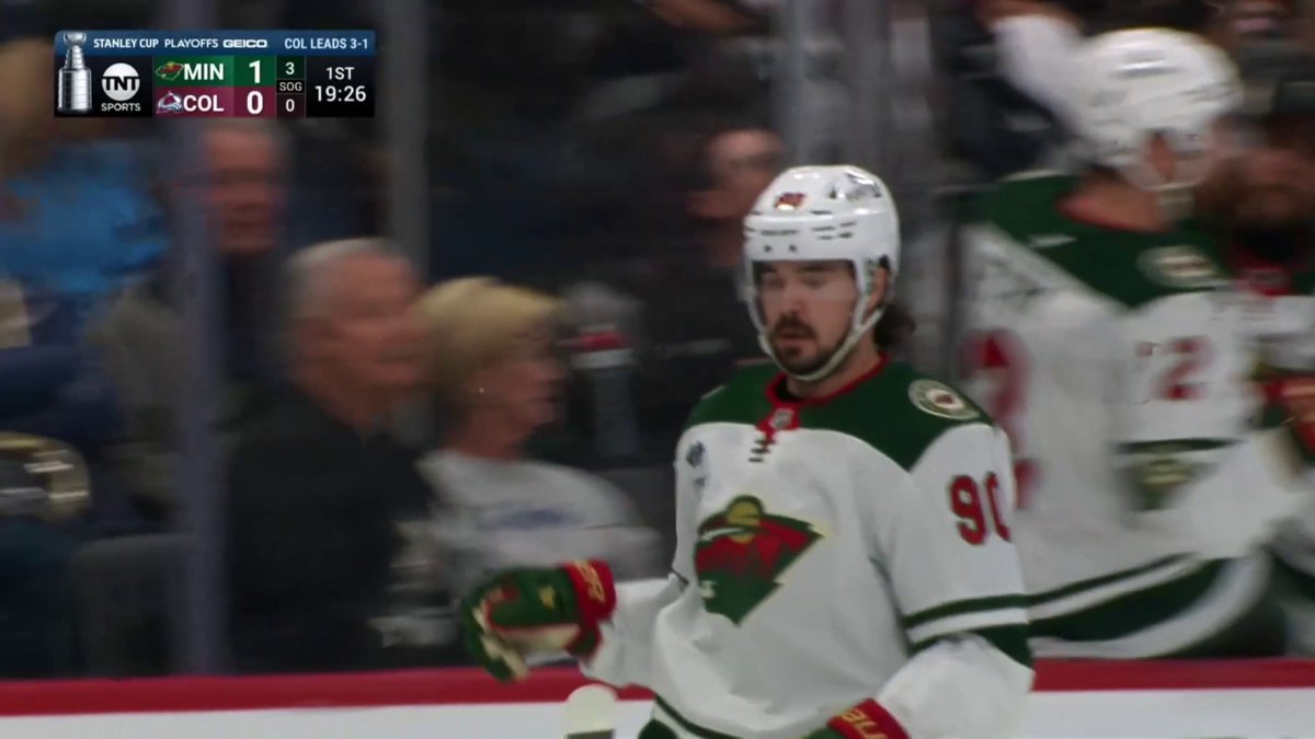 THE WILD GET ON THE BOARD 34 SECONDS INTO GAME 5 😳