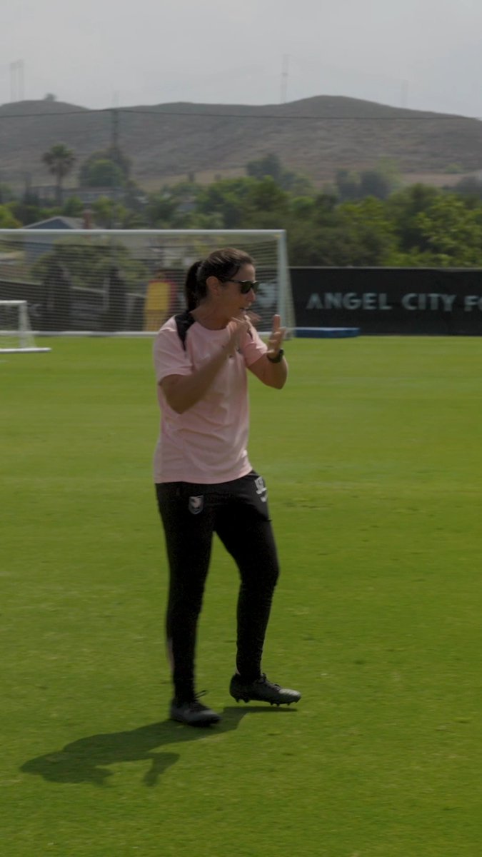 It’s official, Sydney Leroux is back at training!!!