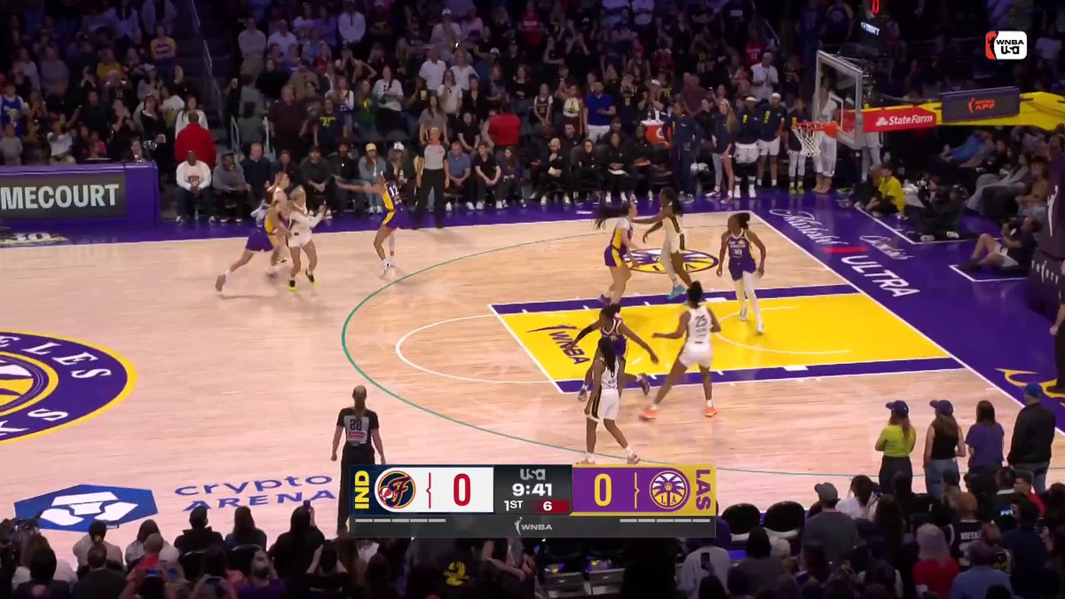 7 points in the first 2 minutes for Caitlin Clark 🔥