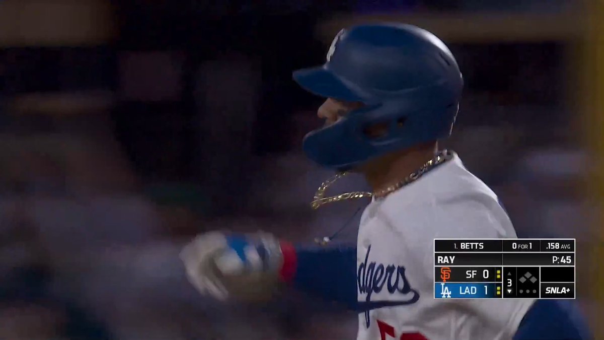 Santiago and Mookie go back-to-back!