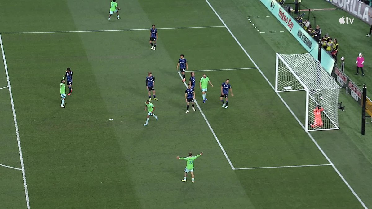 Osaze De Rosario in the 90th minute! A potential game-winner for Seattle Sounders FC!!