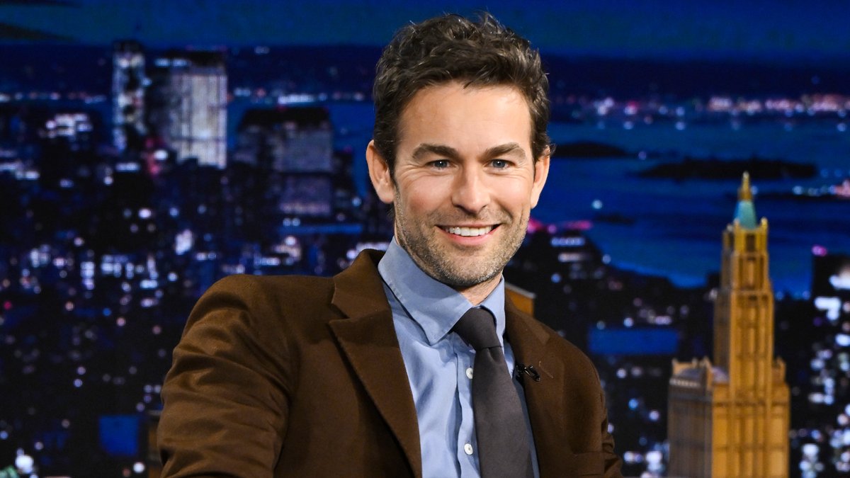 .Chace Crawford reacts to the viral one-of-a-kind THE BOYS popcorn bucket sent to us by creator Eric Kripke 😭 #FallonTonight #TheBoys