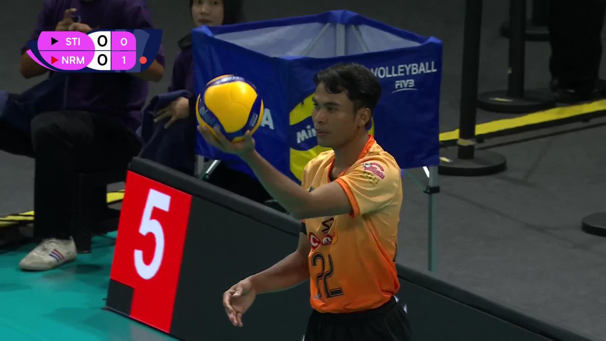 #AVCChampionsLeague 🏆: LUCARELLI RECEIVES, TJ SCORES 🐝 JTEKT Stings 🐝 finally have TJ Defalco 🇺🇸, Lucarelli 🇧🇷 and Stephen Boyer 🇫🇷 all on the court together 👀! 📺 LIVE NOW on VBTV: 🏐 #Volleyball