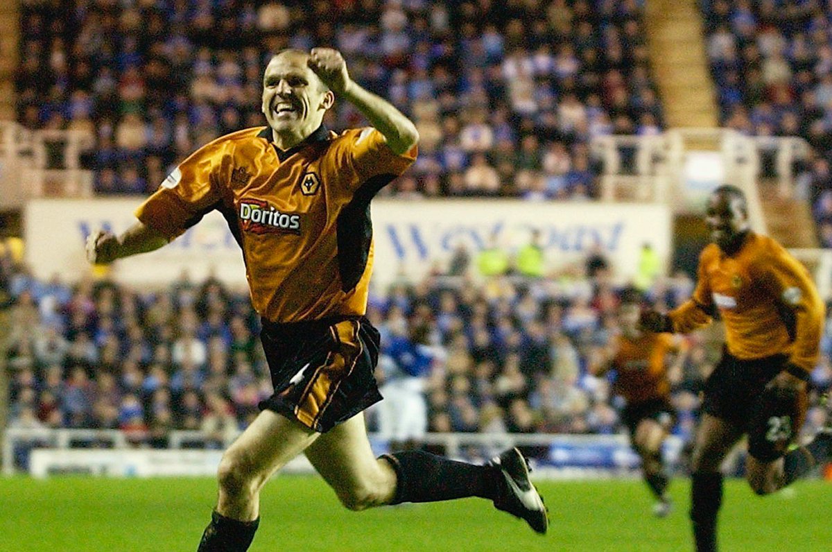 🗓️ On this day in 2003, Alex Rae scored this brilliant goal as Wolves beat Reading 1-0 at the Madejski Stadium, securing a 3-1 win on aggregate which sent Wolves to the play-off final! 👏🏻Alex Rae #WWFC | #Wolves